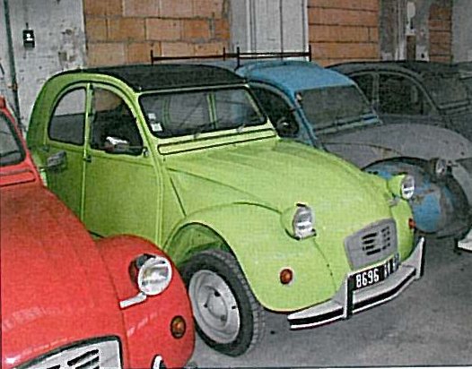 Hangar-mus&eacute;e ami 2CV