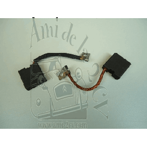 Paire de balais de dynamo Ducellier Traction 11 et 15cv