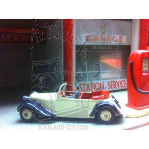 Traction Cabriolet blanche et bleue