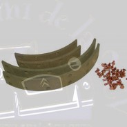 Jeu de 4 garnitures de mâchoires de freins arrière ou avant Traction 11cv avec rivets