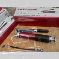 Pompe à graisse avec  flexible modèle professionnel